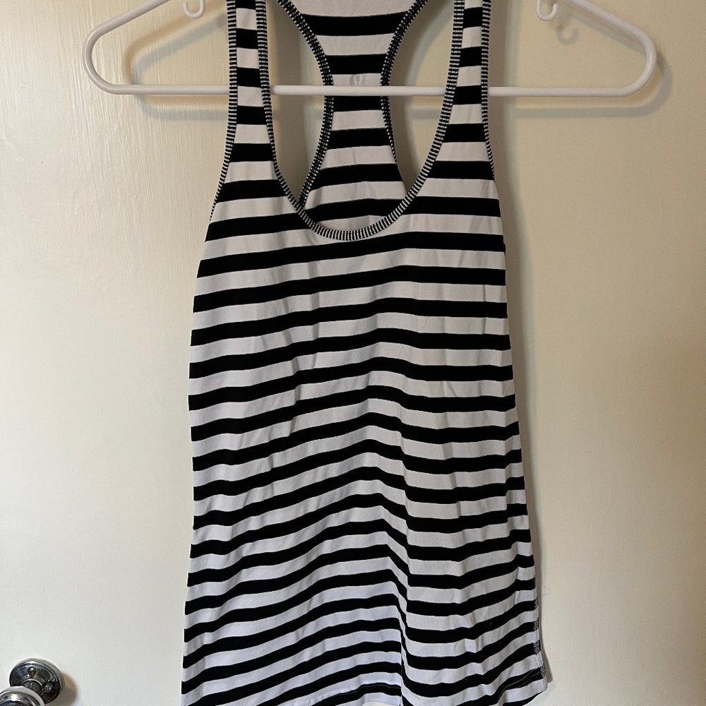 Lulu lemon, Likely size 8, Black & white